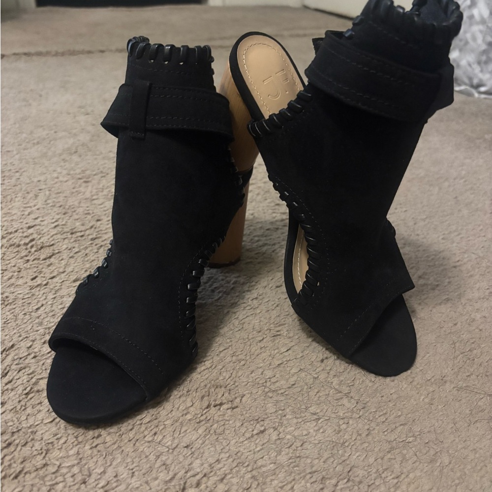 JustFab Black Open-Toe Heeled Sandals